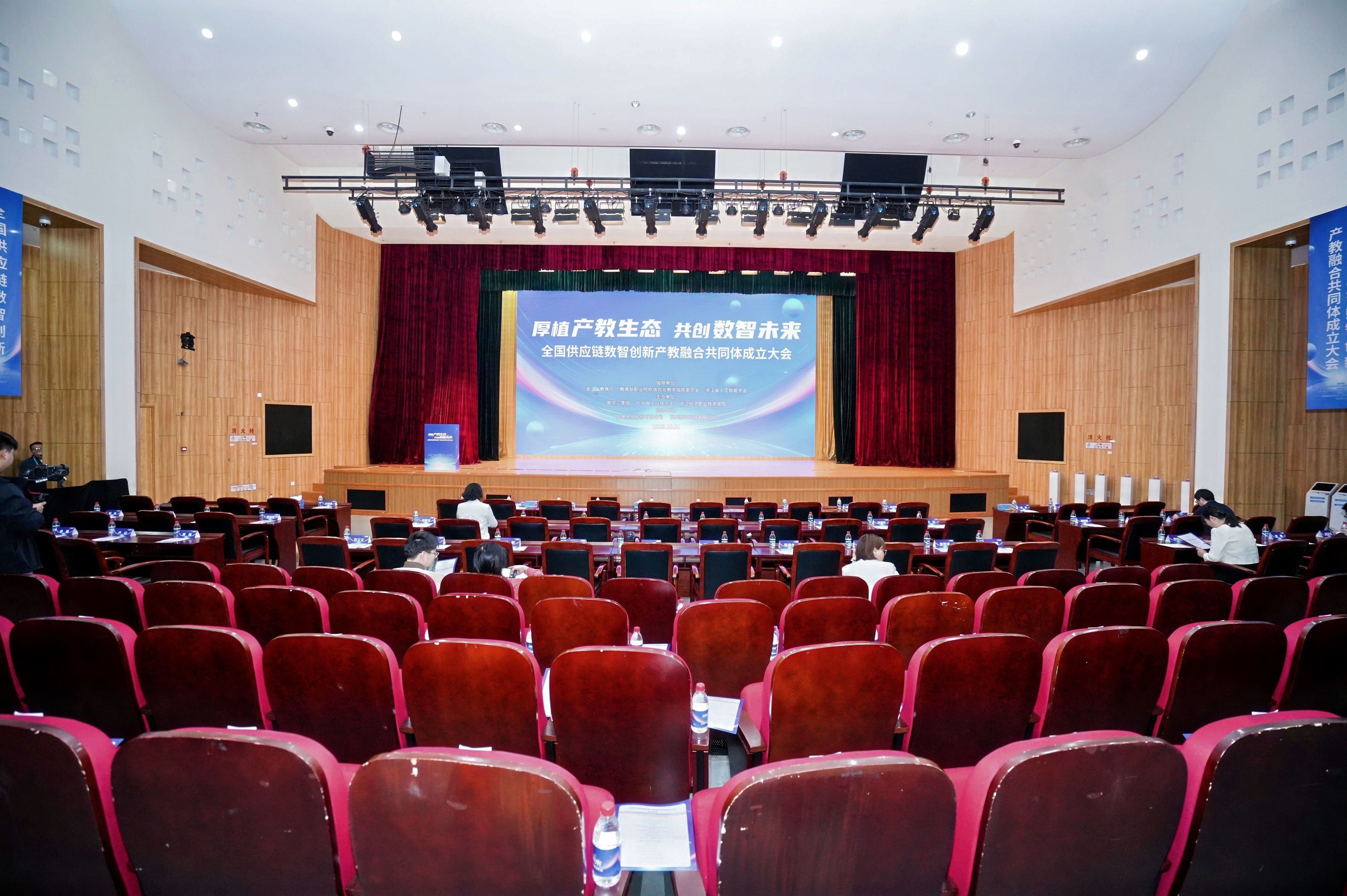 DSC00744-opq4078504525.jpg DSC00744-opq4078504525.jpg