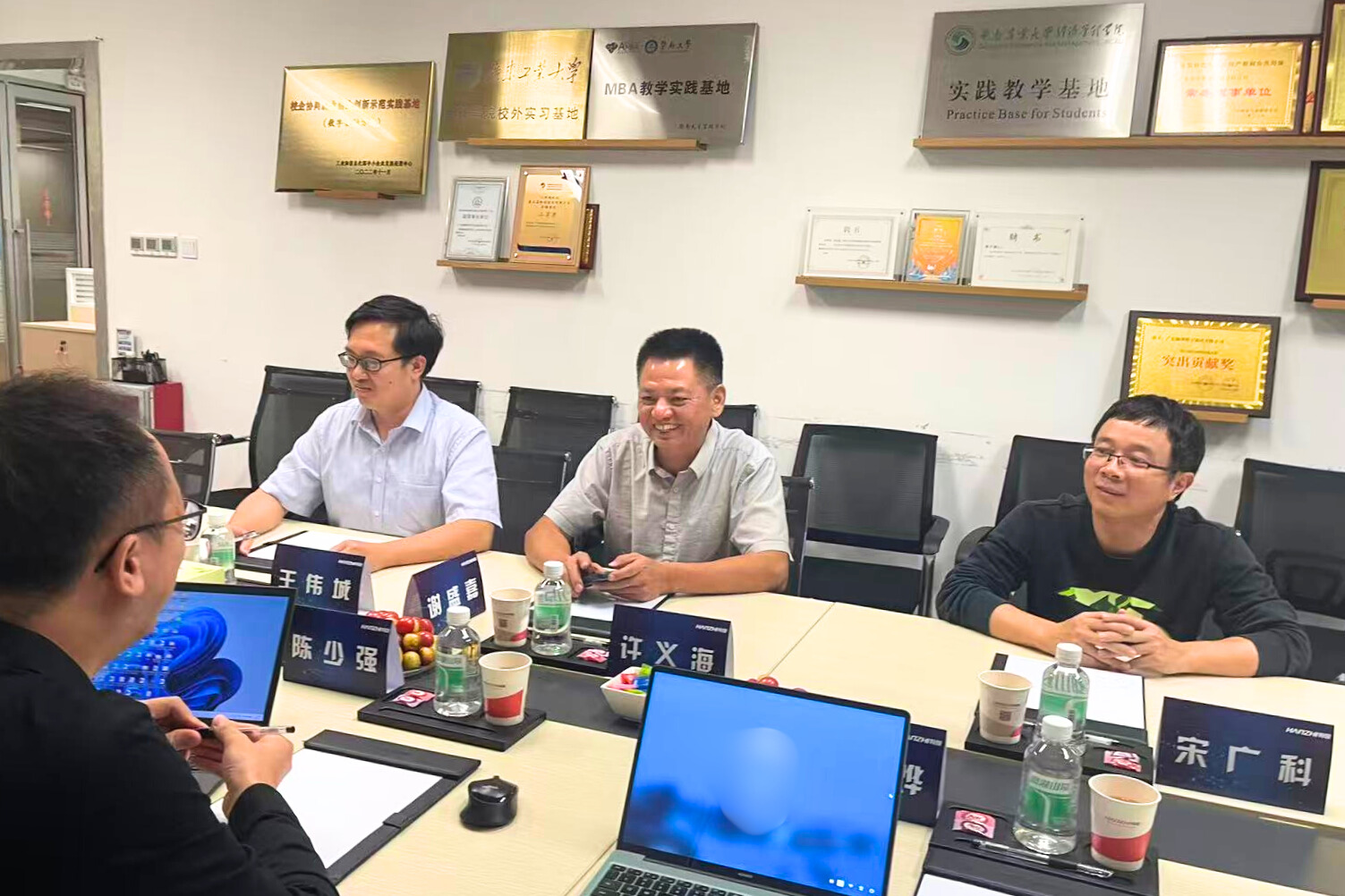 微信图片_20251103153110_56_455 - 已编辑.jpg 微信图片_20251103153110_56_455 - 已编辑.jpg